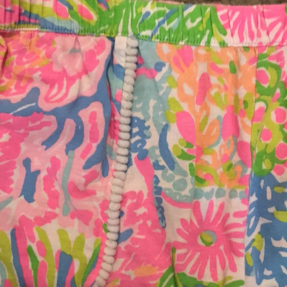 Lilly Pulitzer girls shorts - Picture 2 of 4